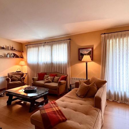 Apartament De La Vall Ferrera - L'Amfitriona Areu Ngoại thất bức ảnh