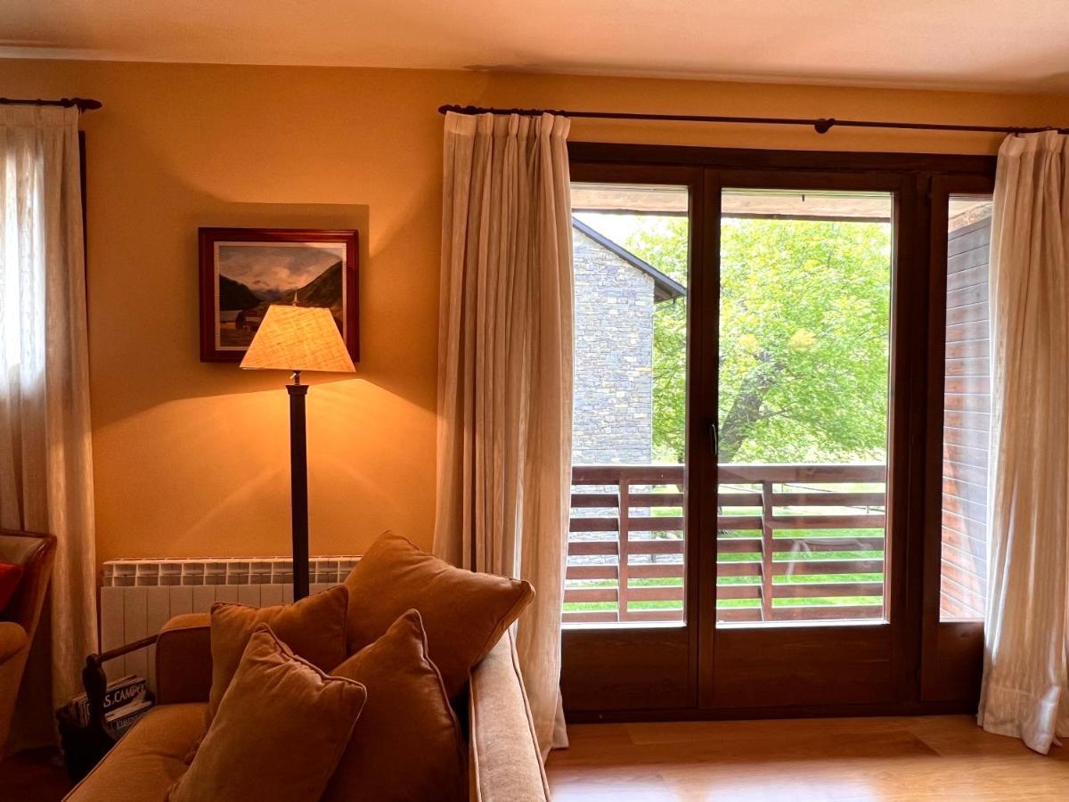 Apartament De La Vall Ferrera - L'Amfitriona Areu Ngoại thất bức ảnh