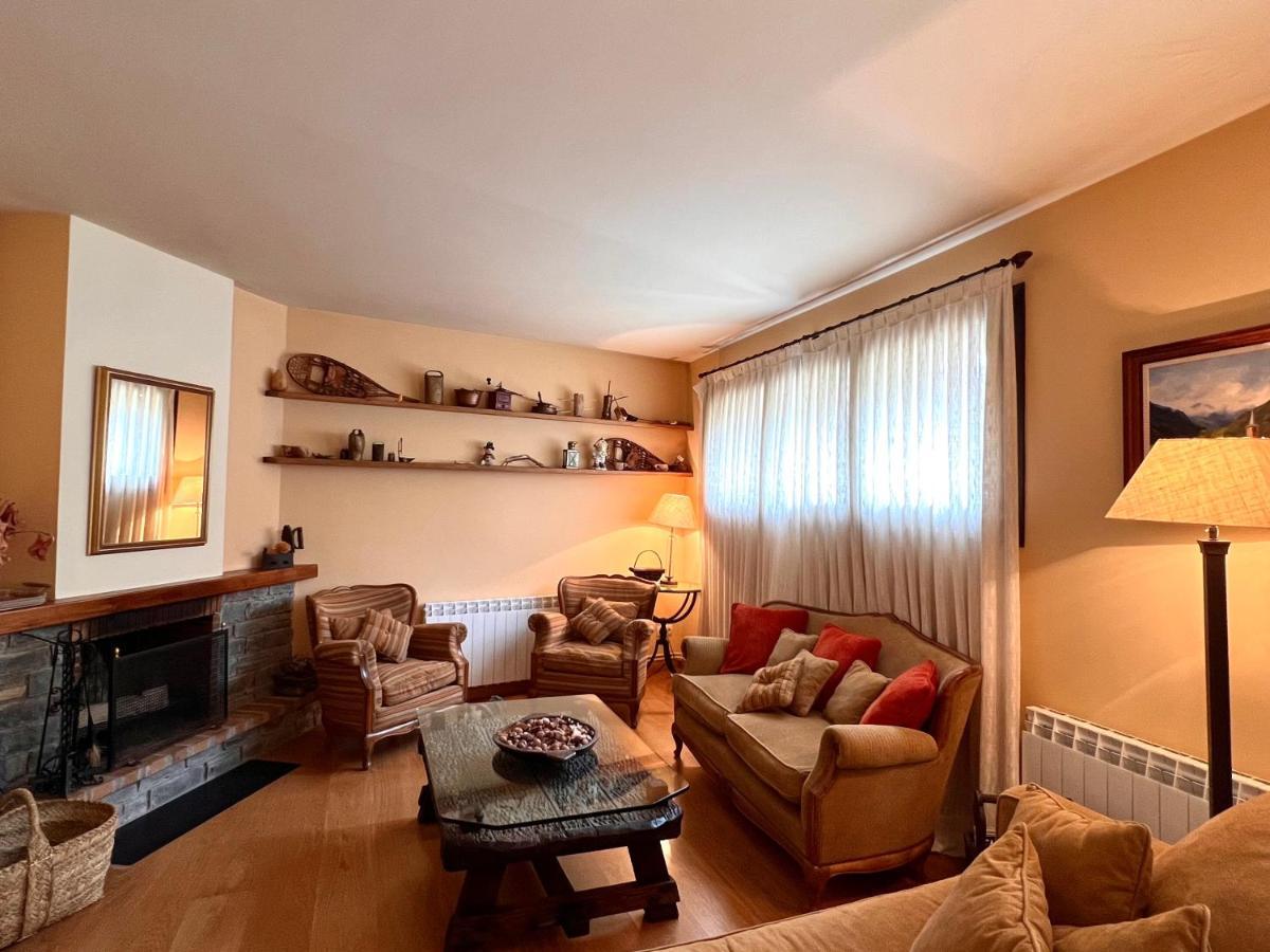 Apartament De La Vall Ferrera - L'Amfitriona Areu Ngoại thất bức ảnh