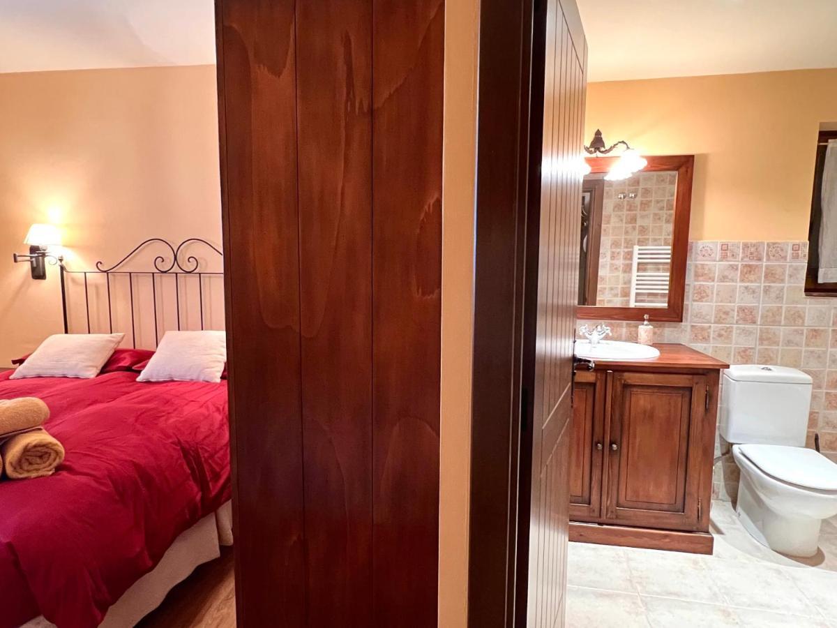 Apartament De La Vall Ferrera - L'Amfitriona Areu Ngoại thất bức ảnh