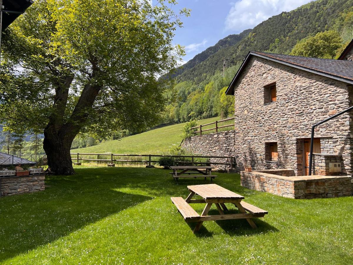 Apartament De La Vall Ferrera - L'Amfitriona Areu Ngoại thất bức ảnh
