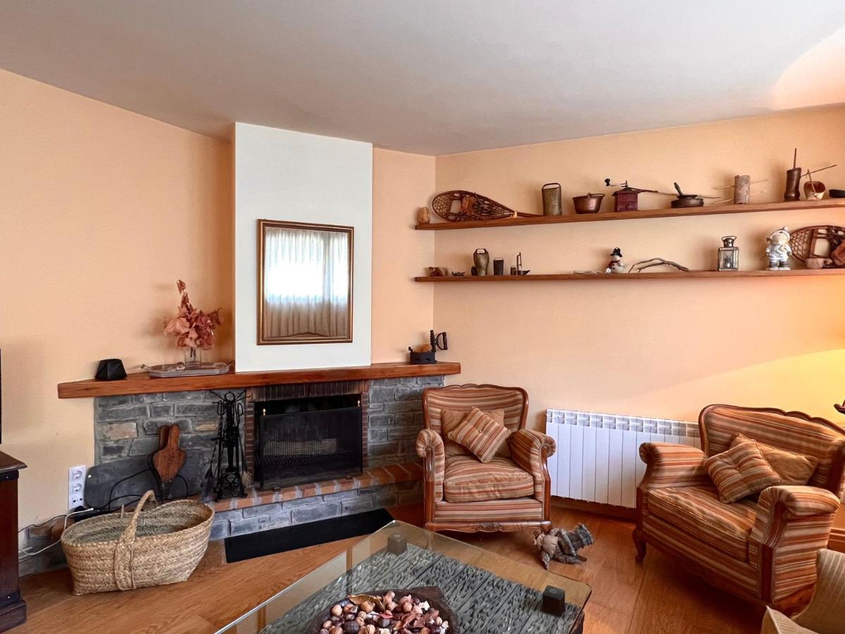Apartament De La Vall Ferrera - L'Amfitriona Areu Ngoại thất bức ảnh